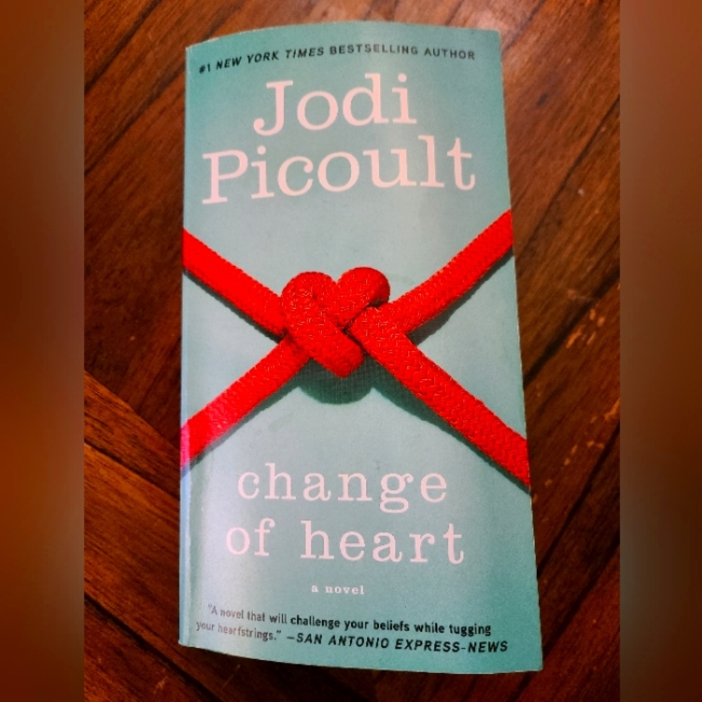BOOK 📖 Jodi Piccoult's "Change of Heart"